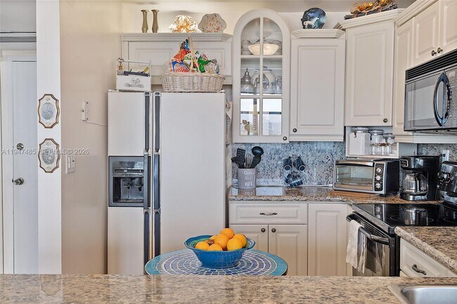 Building Photo - 3180 S Ocean Dr