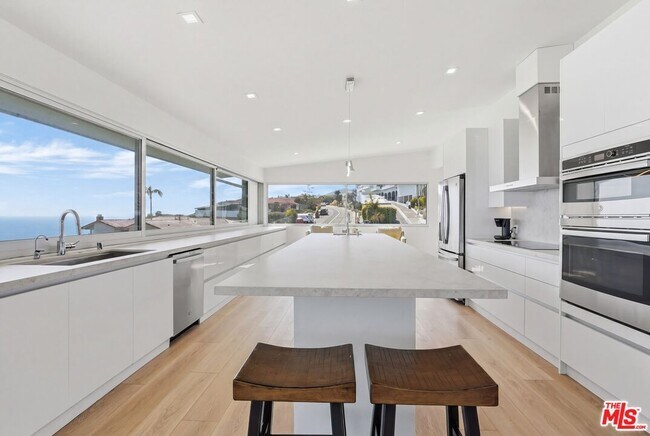Building Photo - 18109 W Coastline Dr