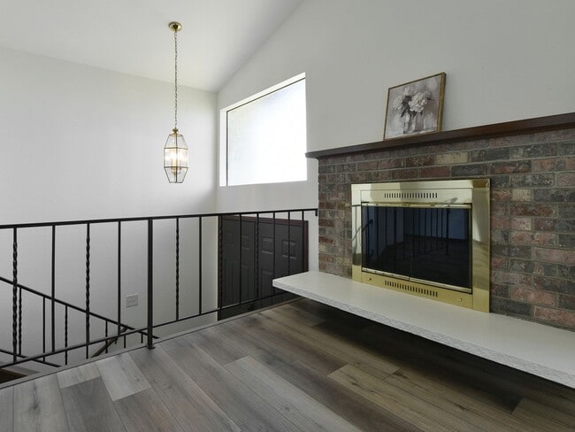 Building Photo - Spacious 3 Bedroom 2.25 Bath Home Renton Talbot Hill Area Available Now!