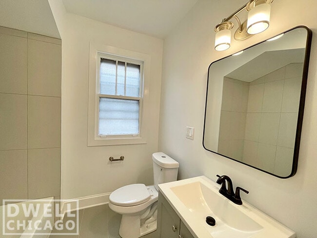 Building Photo - 5800 N Richmond St