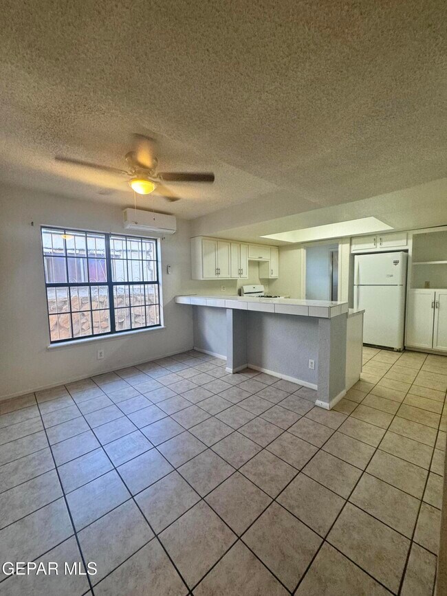 Building Photo - 386 McCune Rd