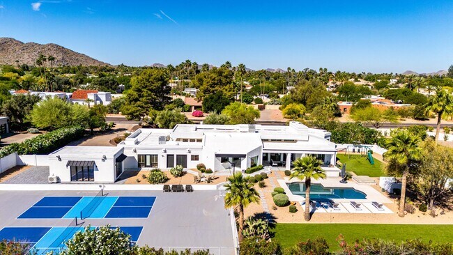 Building Photo - 9917 N 52nd St