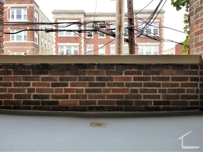 Building Photo - Very nice 2 Bed in Allston...