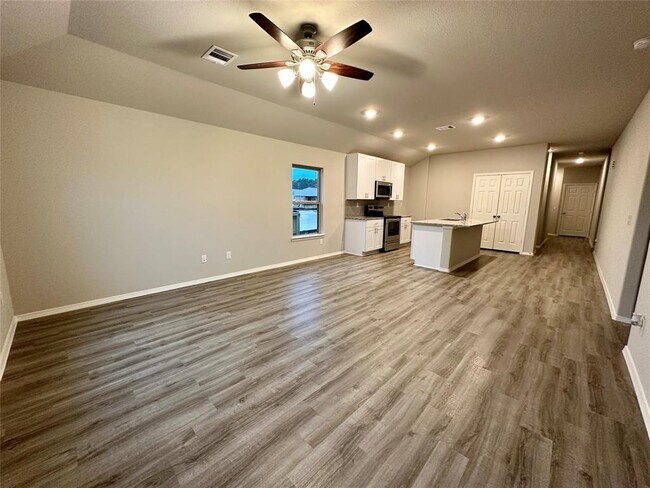Building Photo - 491 Dalloway St