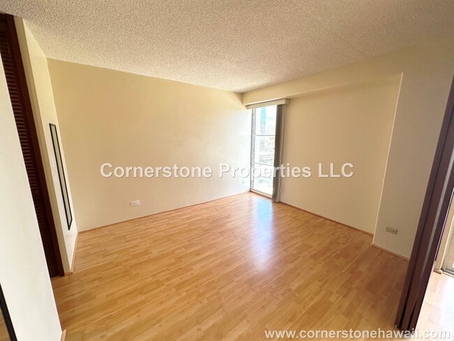 Building Photo - 1655 Makaloa St