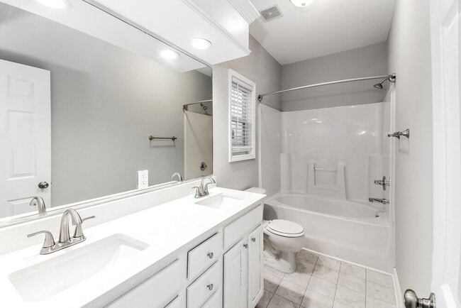 Building Photo - 1422 Southgate Dr