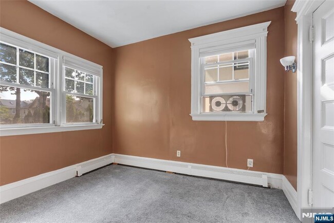 Building Photo - 165 Claremont Ave