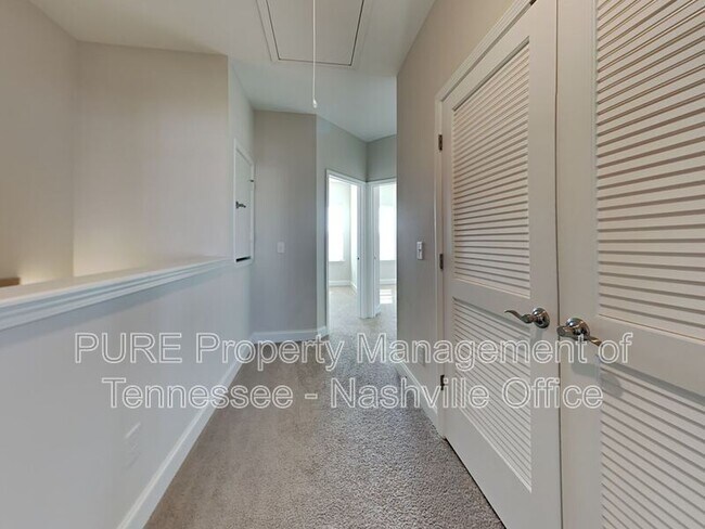 Building Photo - 1750 Park Terrace Ln