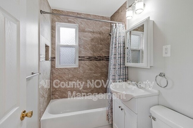 Building Photo - 8600 Lantern Ln