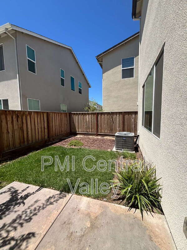 Building Photo - 3226 Tibidabo St