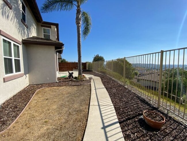 Building Photo - Great 5 Bd/3Bth in the San Marcos Santa Fe...