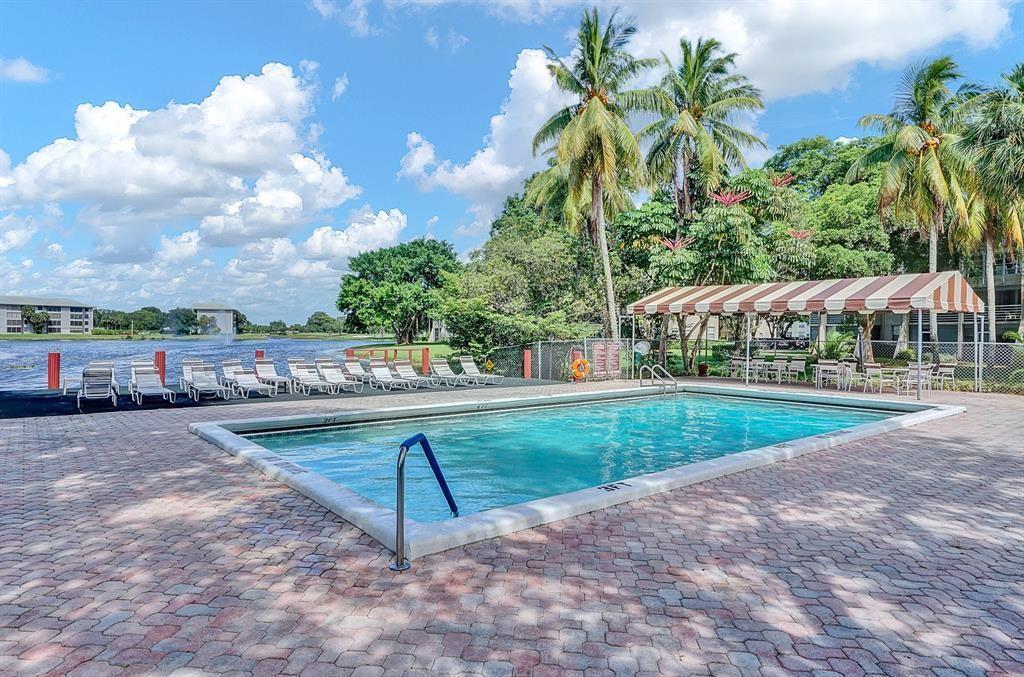 Building Photo - 9230 Lagoon Pl