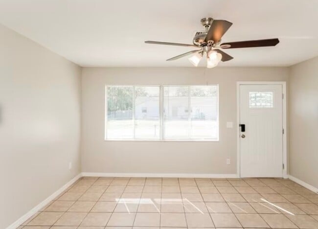 Building Photo - 1532 Pulaski St