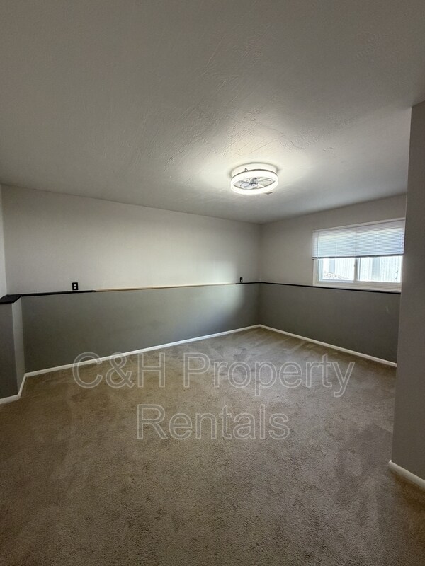 Building Photo - 1133 Minuteman St