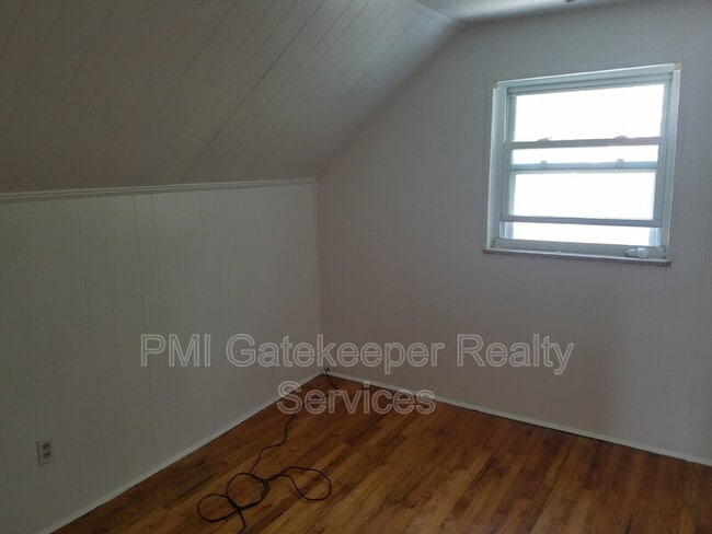 Building Photo - 9128 Orangewood Dr