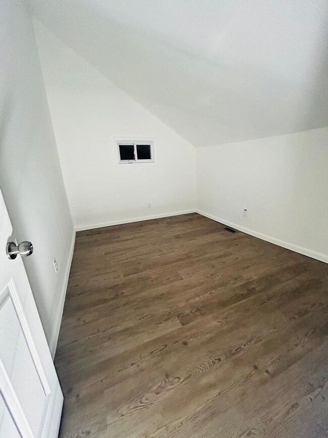 Building Photo - 118 County Rd