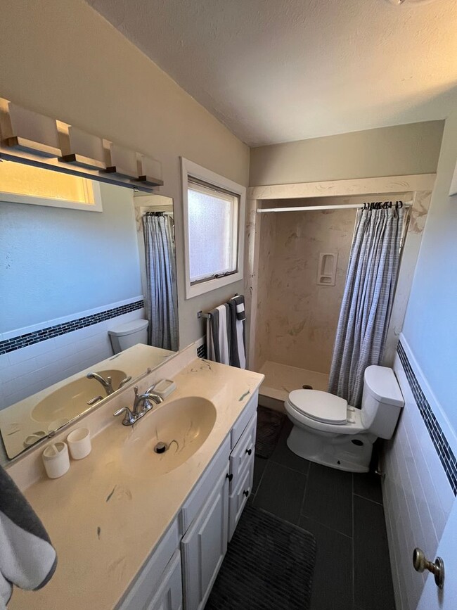 Building Photo - Fully furnished property with several lease options! Can be leased unfurnished.