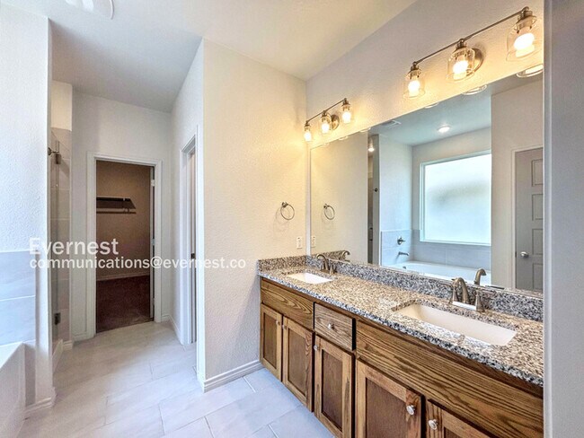 Building Photo - ACT NOW! / Newer 3 Bedroom Home in Temple / Pet Friendly / Fenced Yard / Special Offer