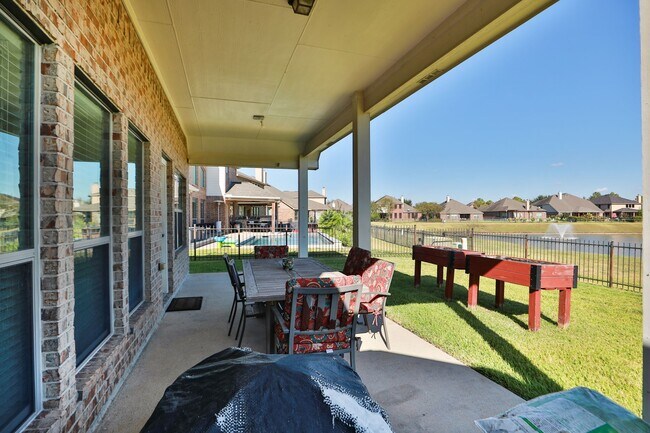 Building Photo - 23310 Parkway Lakes Ln