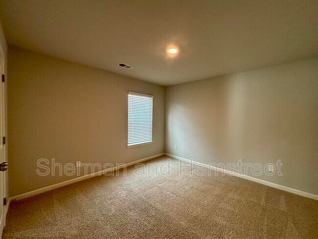 Building Photo - 240 Callahan Dr