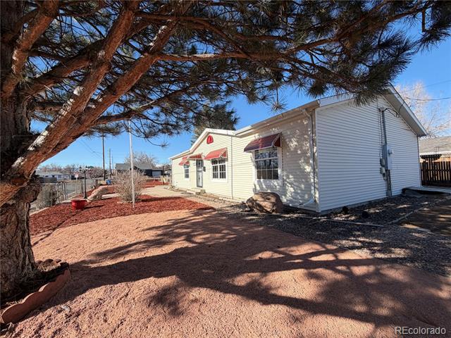 Building Photo - 4095 W Arizona Ave