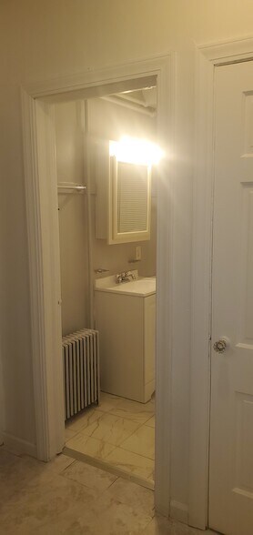 Bathroom - 6519 S Eberhart Ave