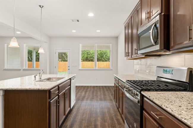 Building Photo - 4512 Arques Ave