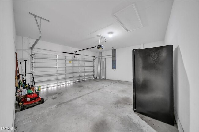 Building Photo - 8125 Silver Birch Way