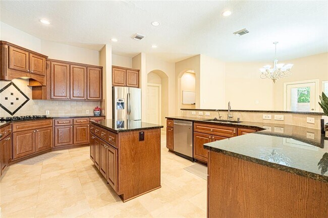 Building Photo - 2418 Hendricks Lakes Dr