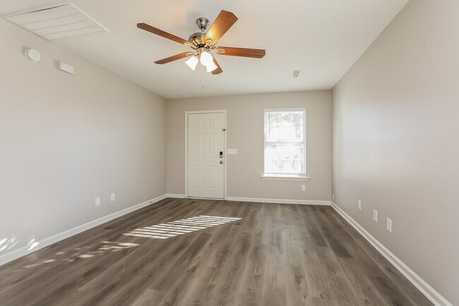 Building Photo - 3033 Ace Wintermeyer Dr