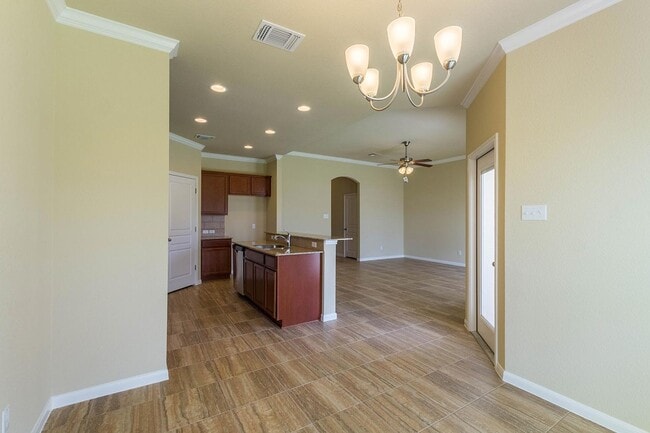 Building Photo - Spacious 4-Bedroom, 2-Bath Home in Hills o...