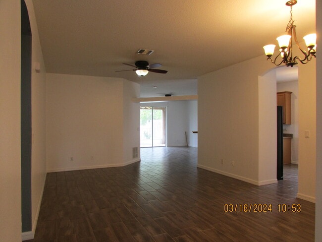 Building Photo - 2089 Maeve Cir