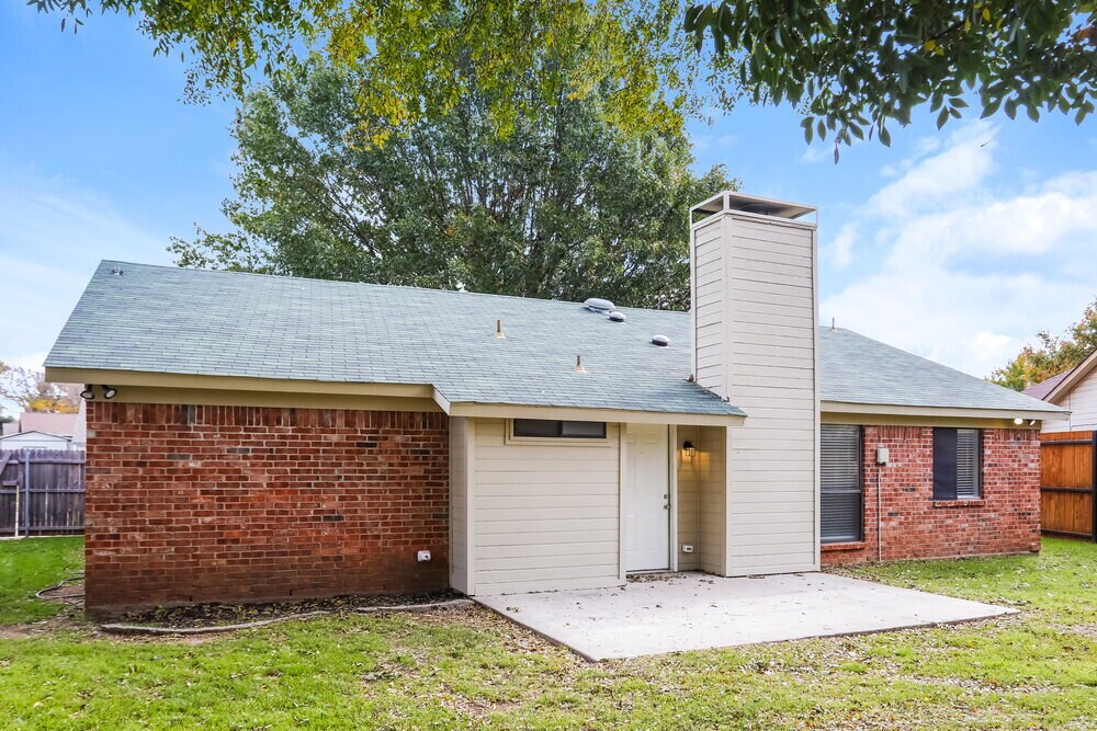 Building Photo - 4210 Glen Hollow Cir