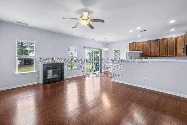 Building Photo - 14054 Singleleaf Lane