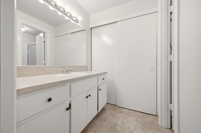 Building Photo - 17563 SW Granada Dr