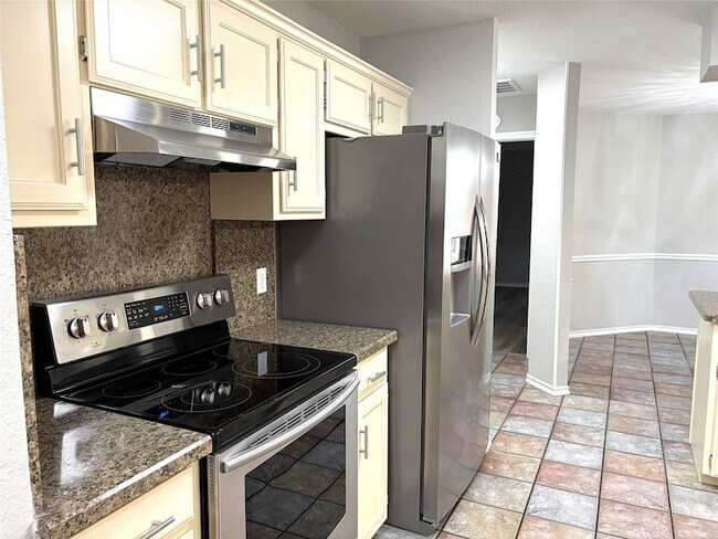 Building Photo - 1310 McAnear Ct