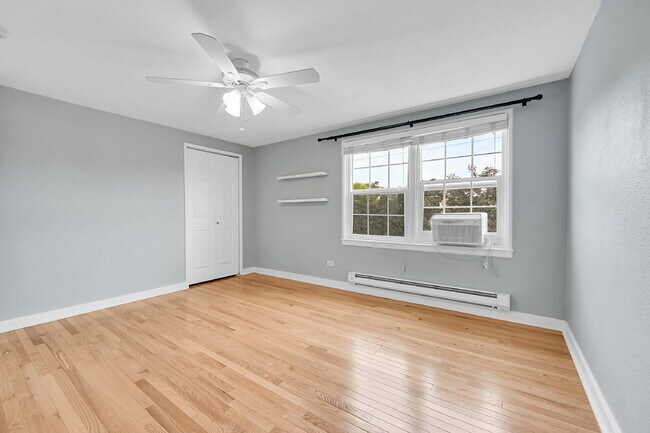 Building Photo - $2,095 - Updated 2 bed/1 bathroom Denver C...