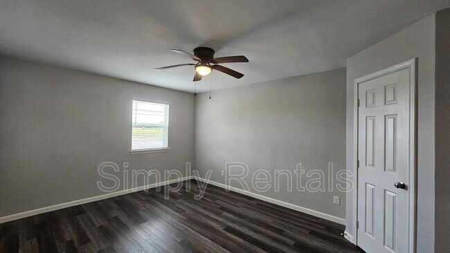 Building Photo - 11015 I-30 Frontage Rd