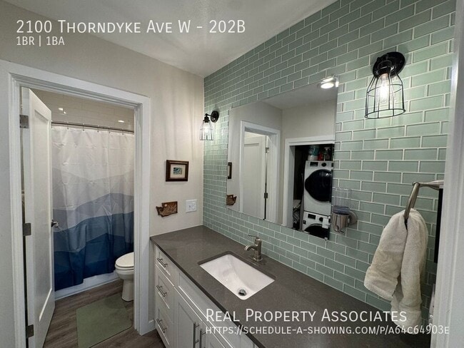 Building Photo - 2100 Thorndyke Ave W