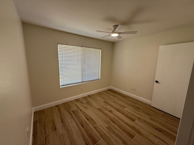 Building Photo - Remodeled 2-Bedroom Townhome in Tierrasant...