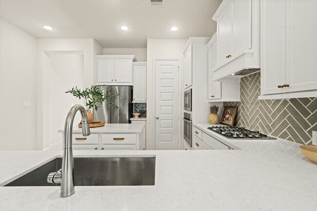 Building Photo - 142 Amaranth Wy