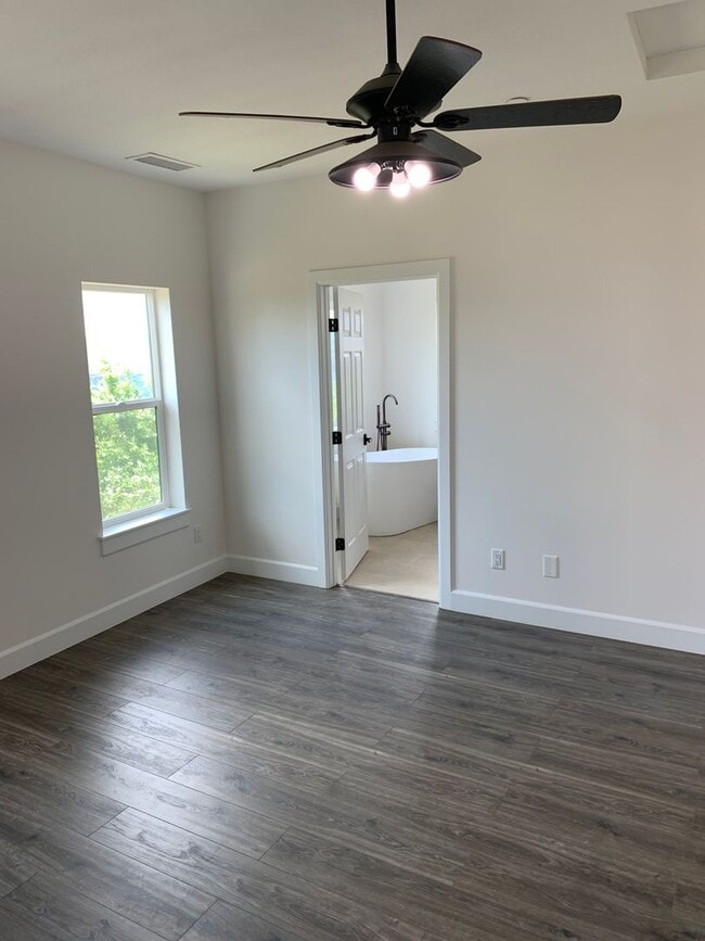 Building Photo - Breathtaking Paradise Retreat: Modern Home with Stunning Canyon Views and Next to Billie Park!