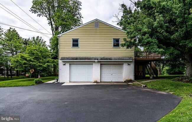 Building Photo - 1312 E Cedarville Rd