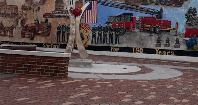 Building Photo - 147 S Mellonville Ave