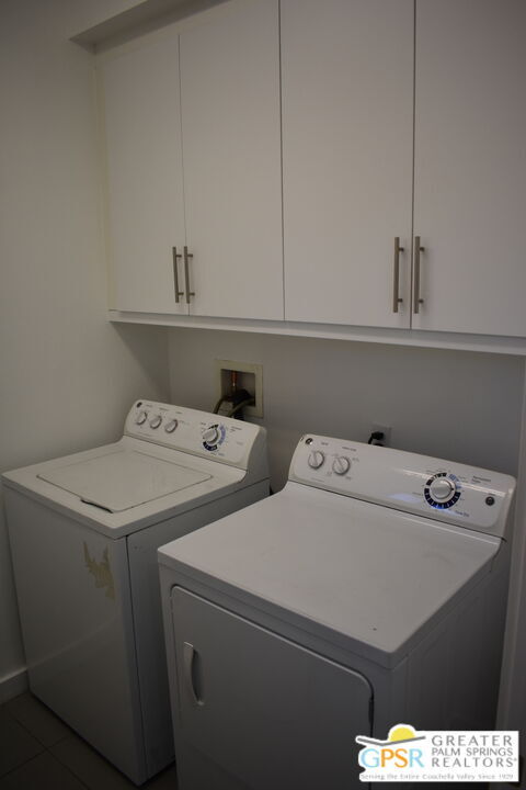 Building Photo - 938 Oceo Cir S