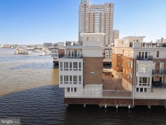 Building Photo - 622 Ponte Villas N