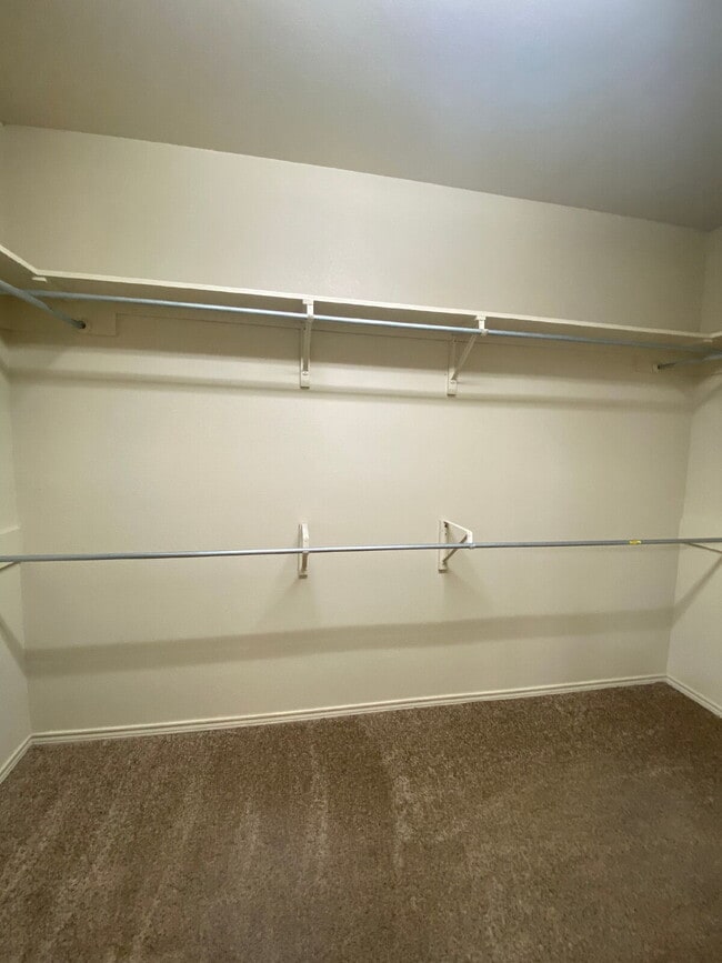 Building Photo - Cute 3/2/2 townhome in the Lubbock-Cooper District