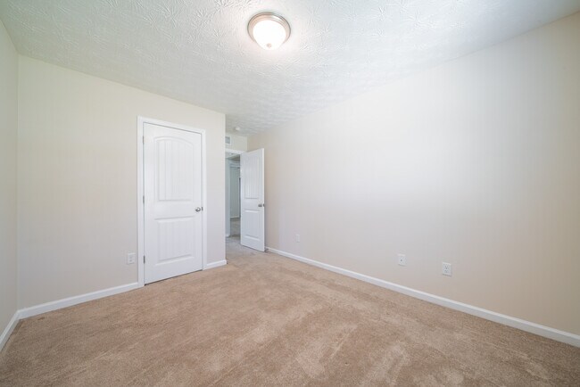 Building Photo - 5788 Sandy View Dr