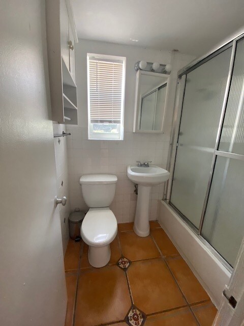 Building Photo - 611 74th St