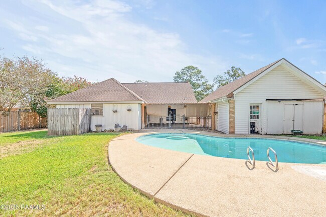 Building Photo - 101 Wisteria Dr